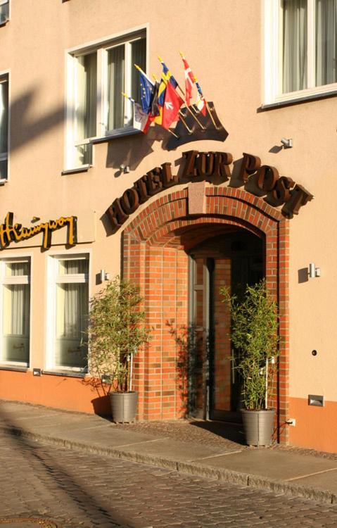 Altstadt Hotel Zur Post Штральзунд Екстер'єр фото